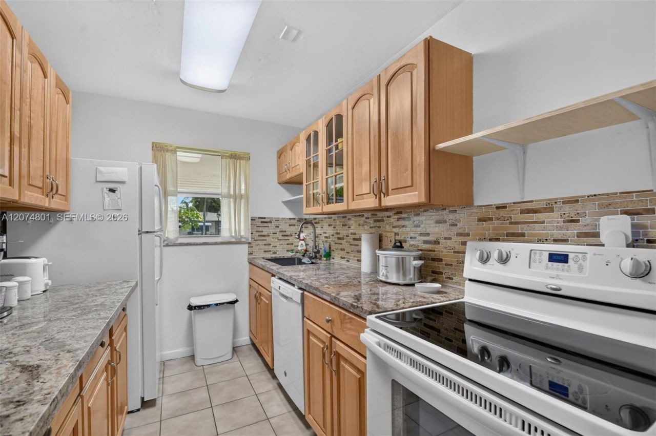 867 North Dr, Unit B, Delray Beach, FL 33445 Photo
