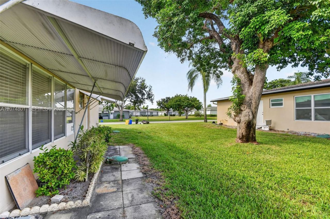 867 North Dr, Unit B, Delray Beach, FL 33445 Photo