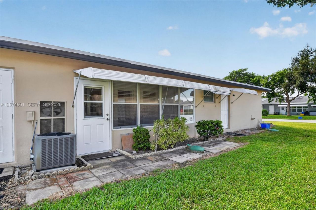 867 North Dr, Unit B, Delray Beach, FL 33445 Photo