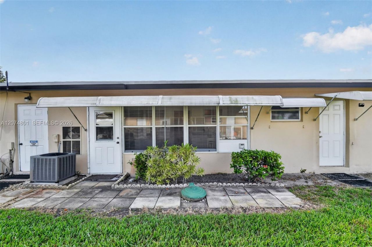 867 North Dr, Unit B, Delray Beach, FL 33445 Photo