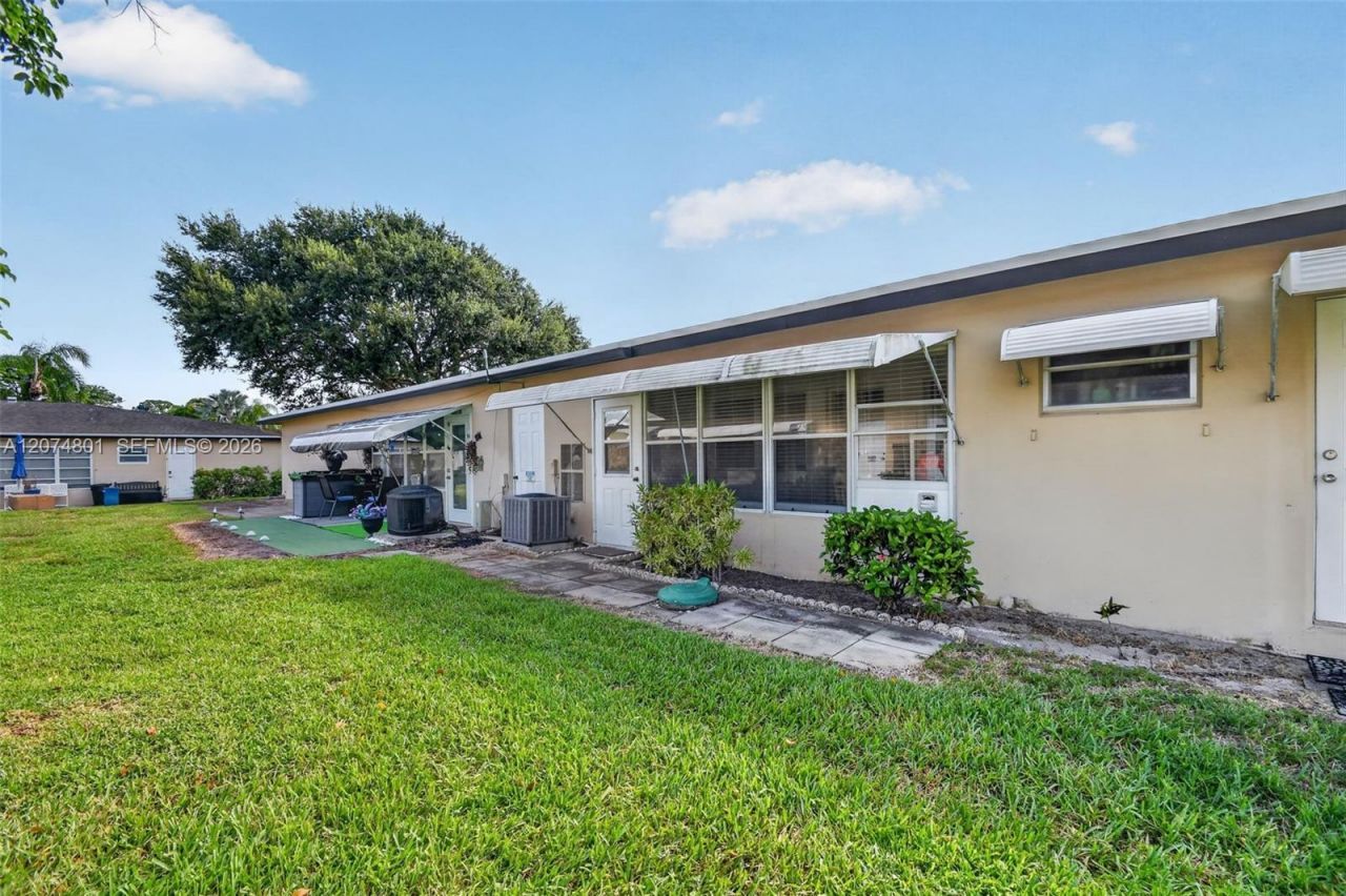 867 North Dr, Unit B, Delray Beach, FL 33445 Photo
