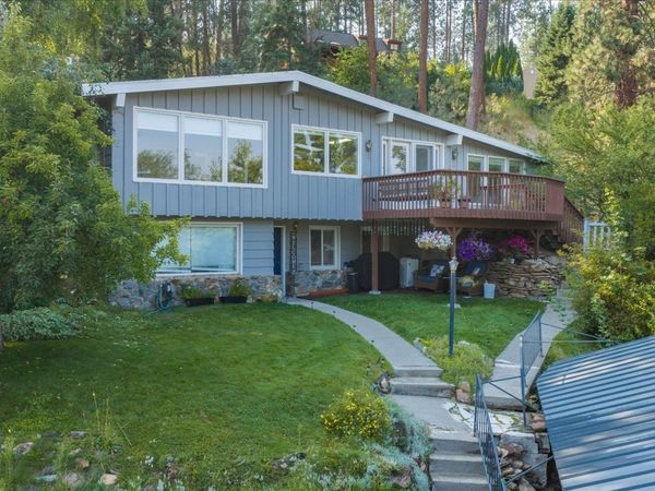 1426 S McHenry Dr, Liberty Lake, WA 99019