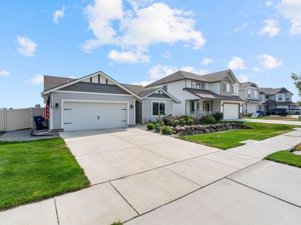 1626 E C St, Deer Park, WA 99006