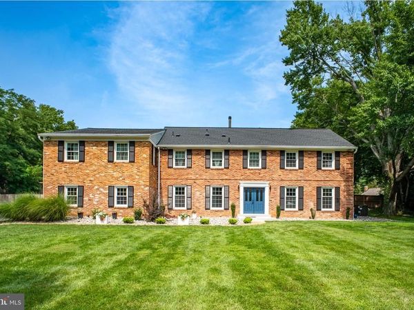 8354 OLD DOMINION DRIVE, MCLEAN, VA 22102
