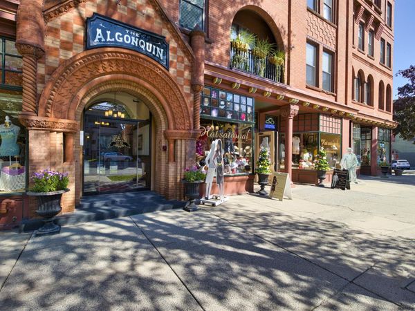 510 BROADWAY, Unit 4E, Saratoga Springs, NY 12866