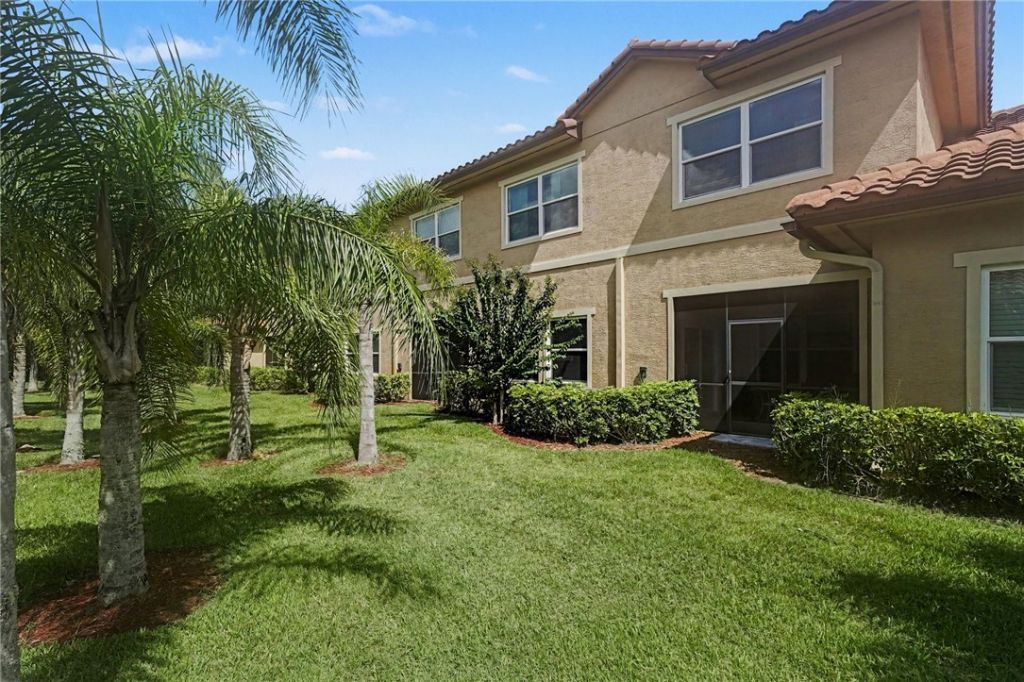 2805 65th Drive, Unit 102, Vero Beach, FL 32966 Photo