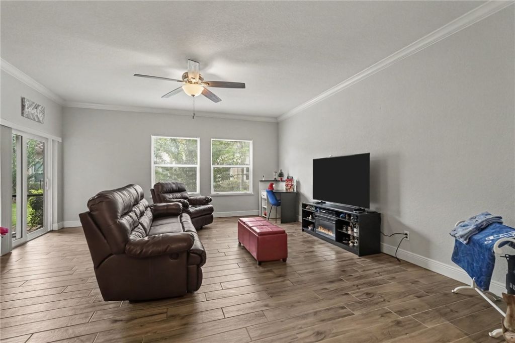 2805 65th Drive, Unit 102, Vero Beach, FL 32966 Photo