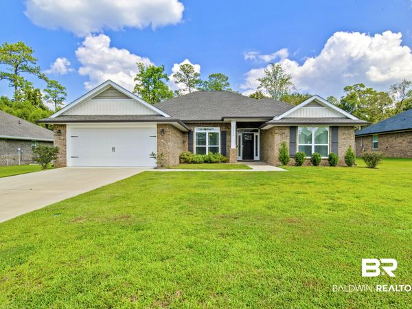 22840 Ridgewood Drive, Robertsdale, AL 36567