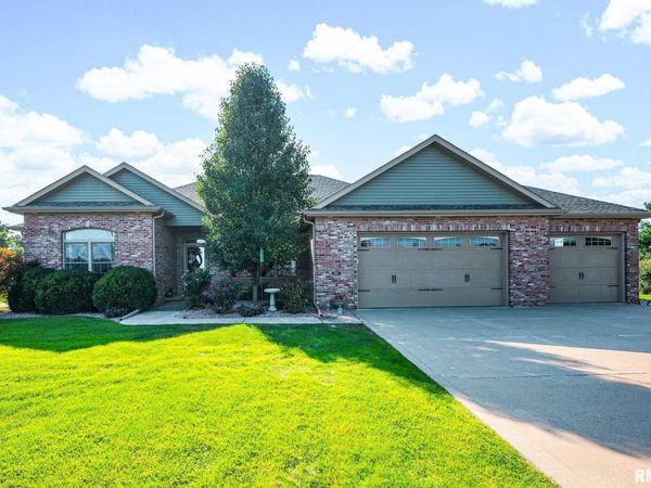 8321 W COYOTE CREEK Drive, Peoria, IL 61607