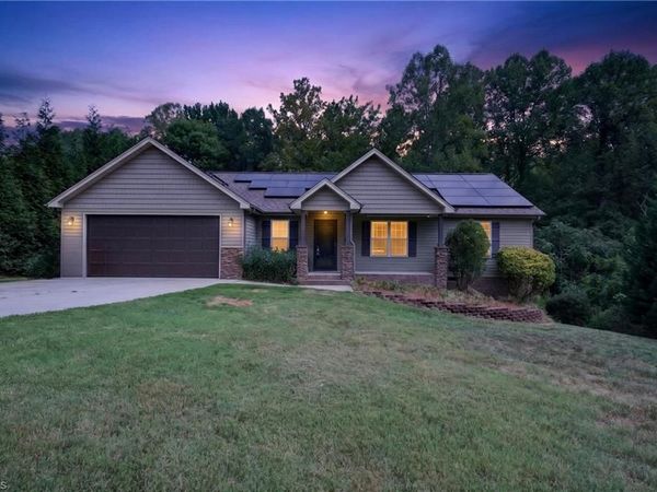 135 Shelton Road , Stokesdale, NC 27357