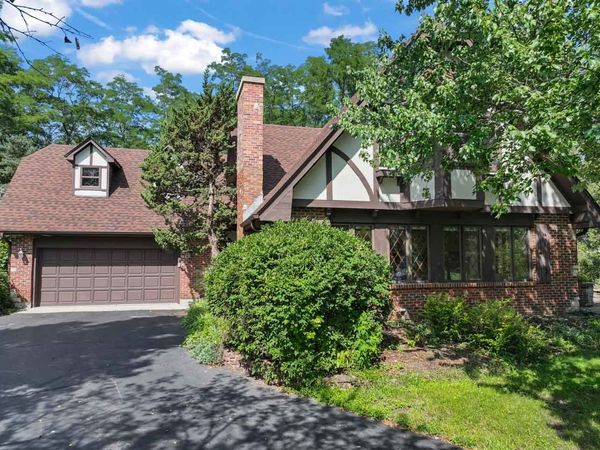 4511 Hanover Drive , Crystal Lake, IL 60012