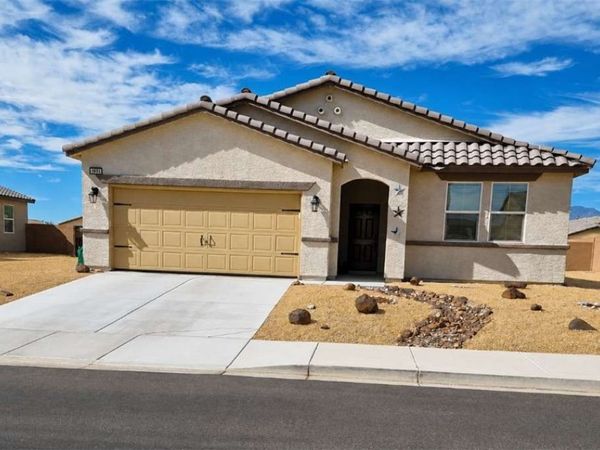 3862 E Summit Avenue , Pahrump, NV 89061