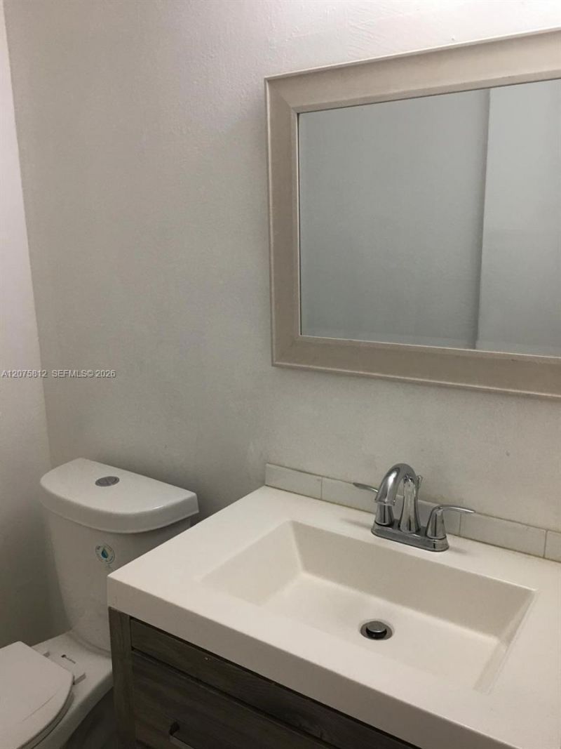 669 W 80th St, Hialeah, FL 33014 Photo