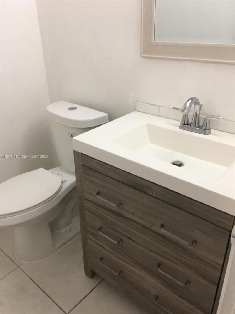 669 W 80th St, Hialeah, FL 33014 Photo