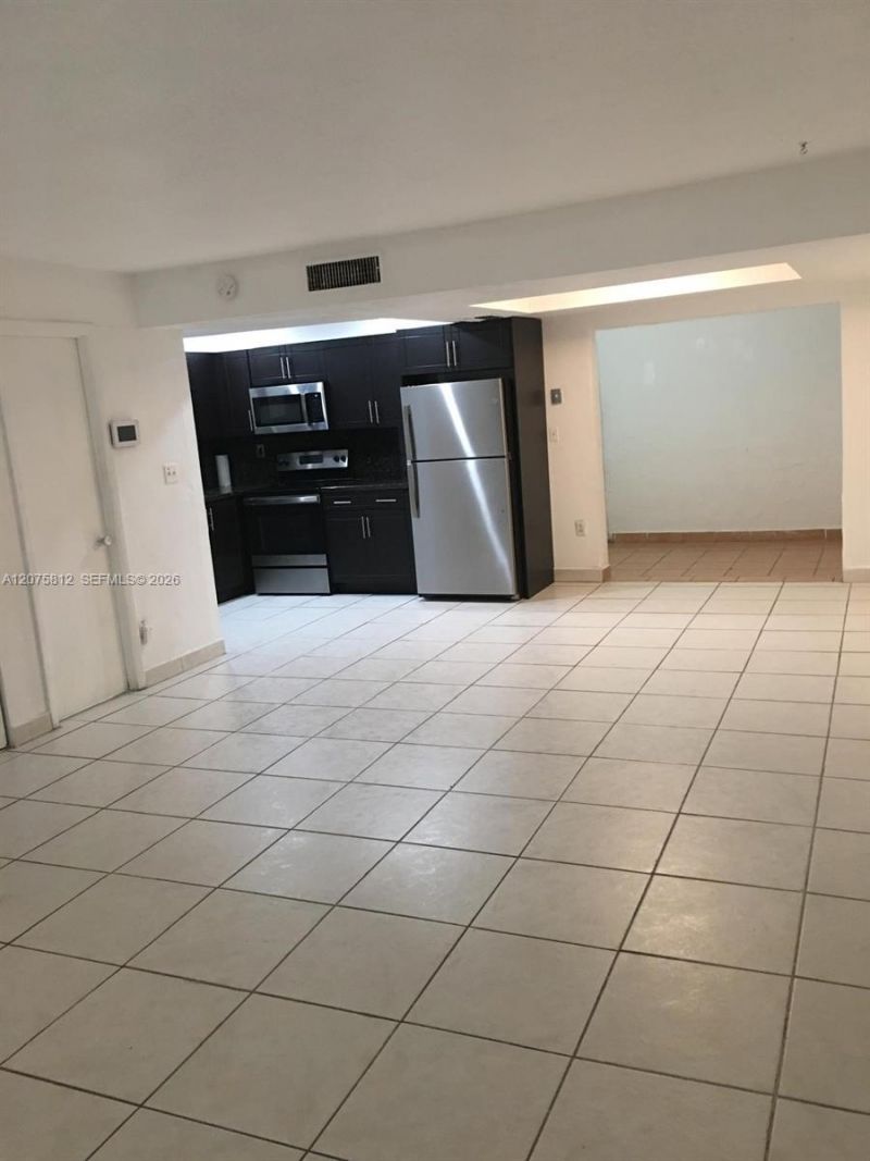 669 W 80th St, Hialeah, FL 33014 Photo