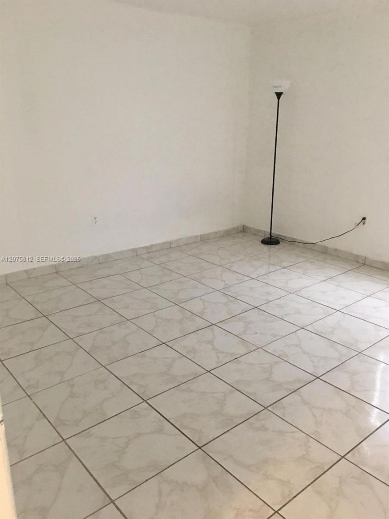 669 W 80th St, Hialeah, FL 33014 Photo