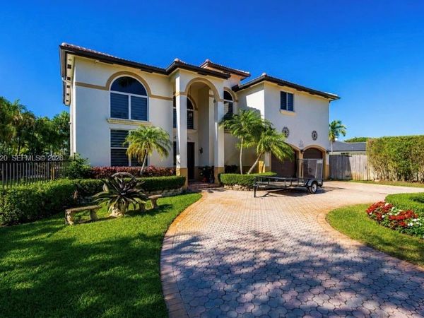 12071 SW 1st St , Miami, FL 33184