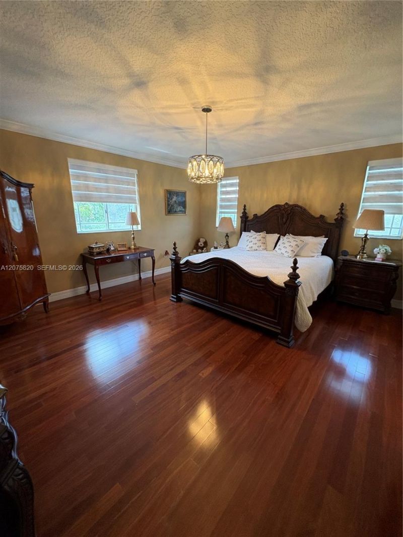 12071 SW 1st St , Miami, FL 33184 Photo