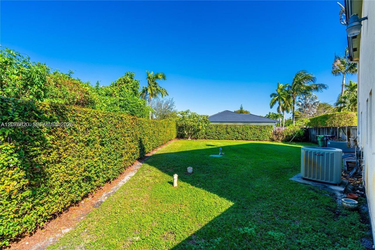 12071 SW 1st St , Miami, FL 33184 Photo