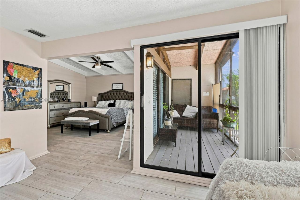 958 Mockingbird Ln , Unit 513, Plantation, FL 33324 Photo