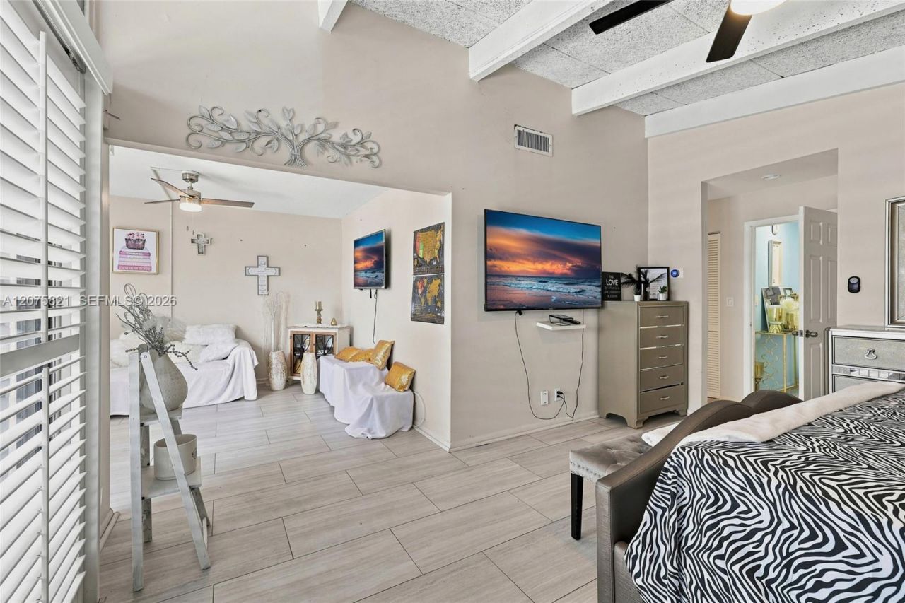 958 Mockingbird Ln , Unit 513, Plantation, FL 33324 Photo