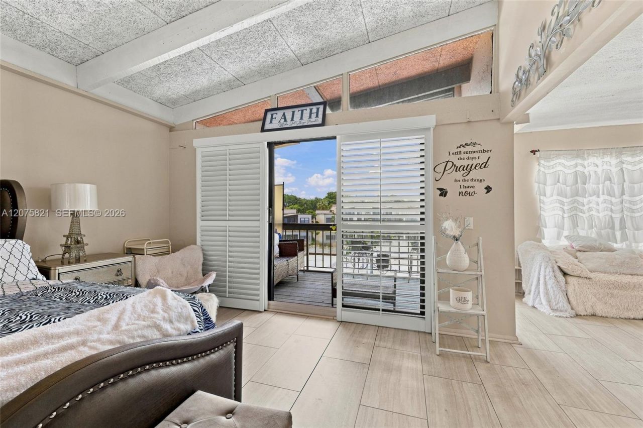 958 Mockingbird Ln , Unit 513, Plantation, FL 33324 Photo