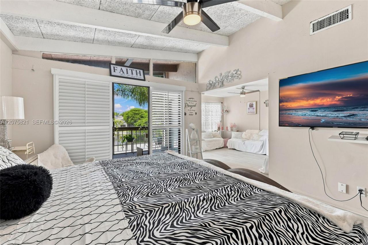 958 Mockingbird Ln , Unit 513, Plantation, FL 33324 Photo