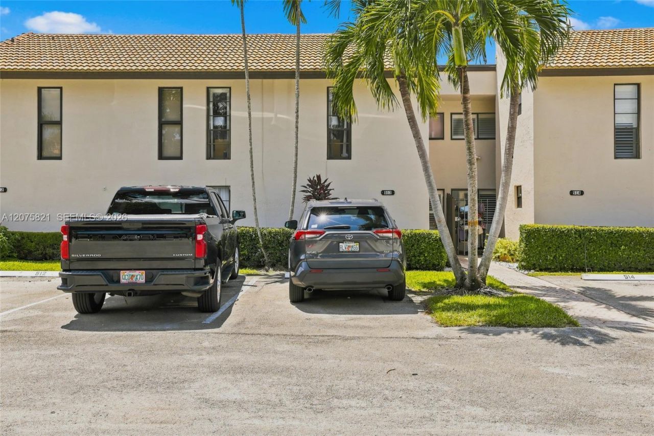 958 Mockingbird Ln , Unit 513, Plantation, FL 33324 Photo