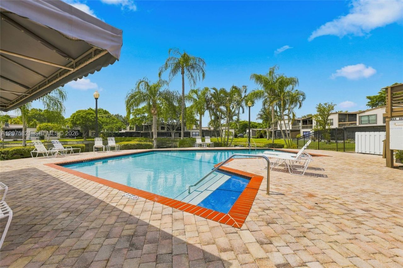 958 Mockingbird Ln , Unit 513, Plantation, FL 33324 Photo