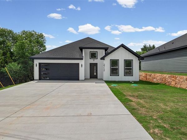 2712 Steepleridge Circle, Granbury, TX 76048