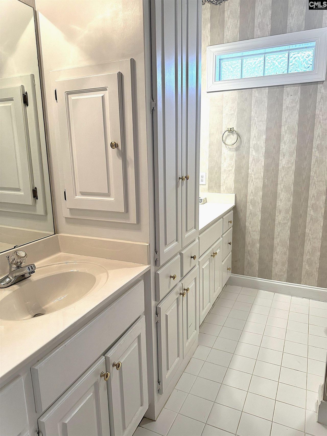 120 Amberly Court  Photo 17