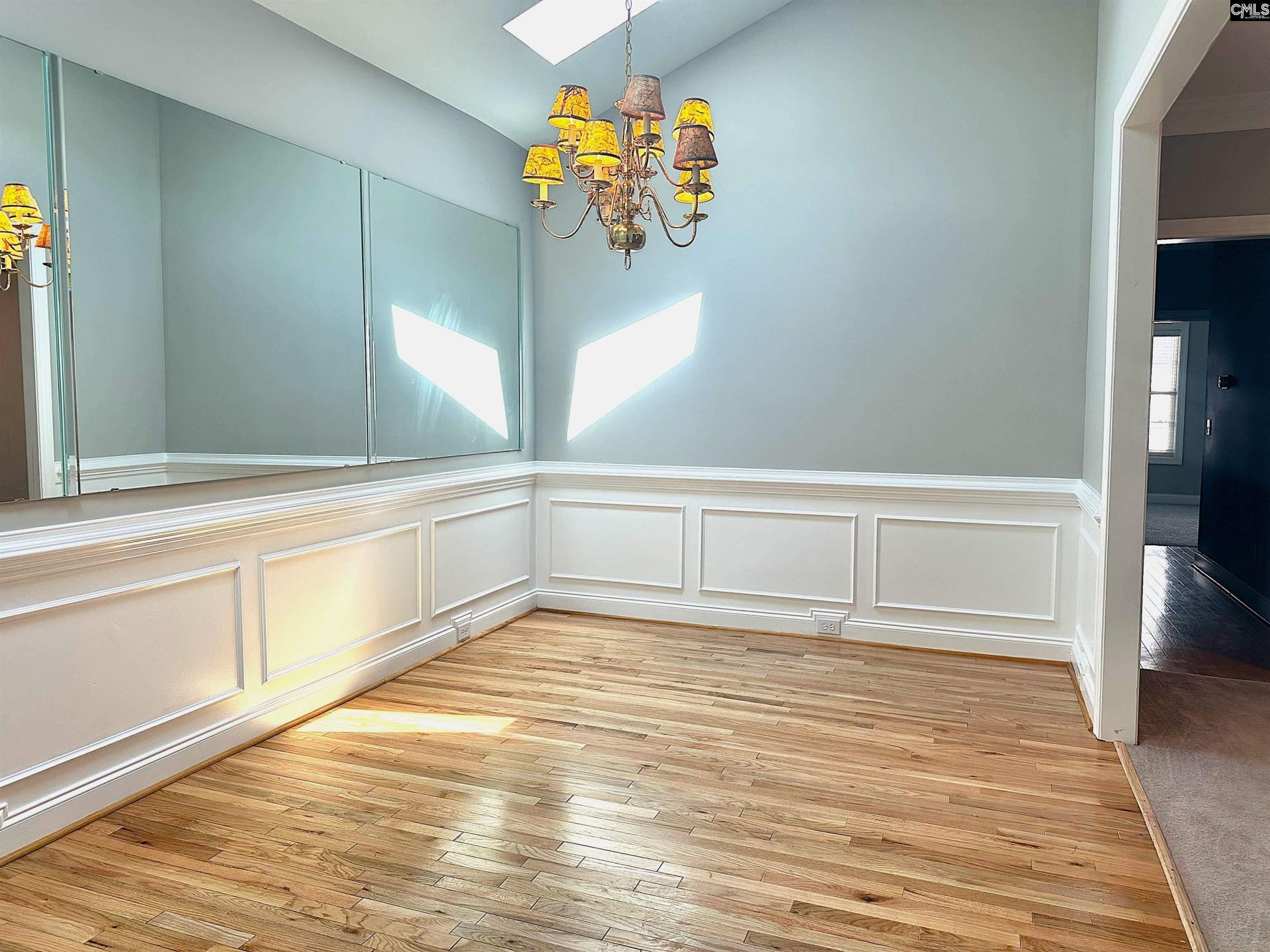 120 Amberly Court  Photo 5