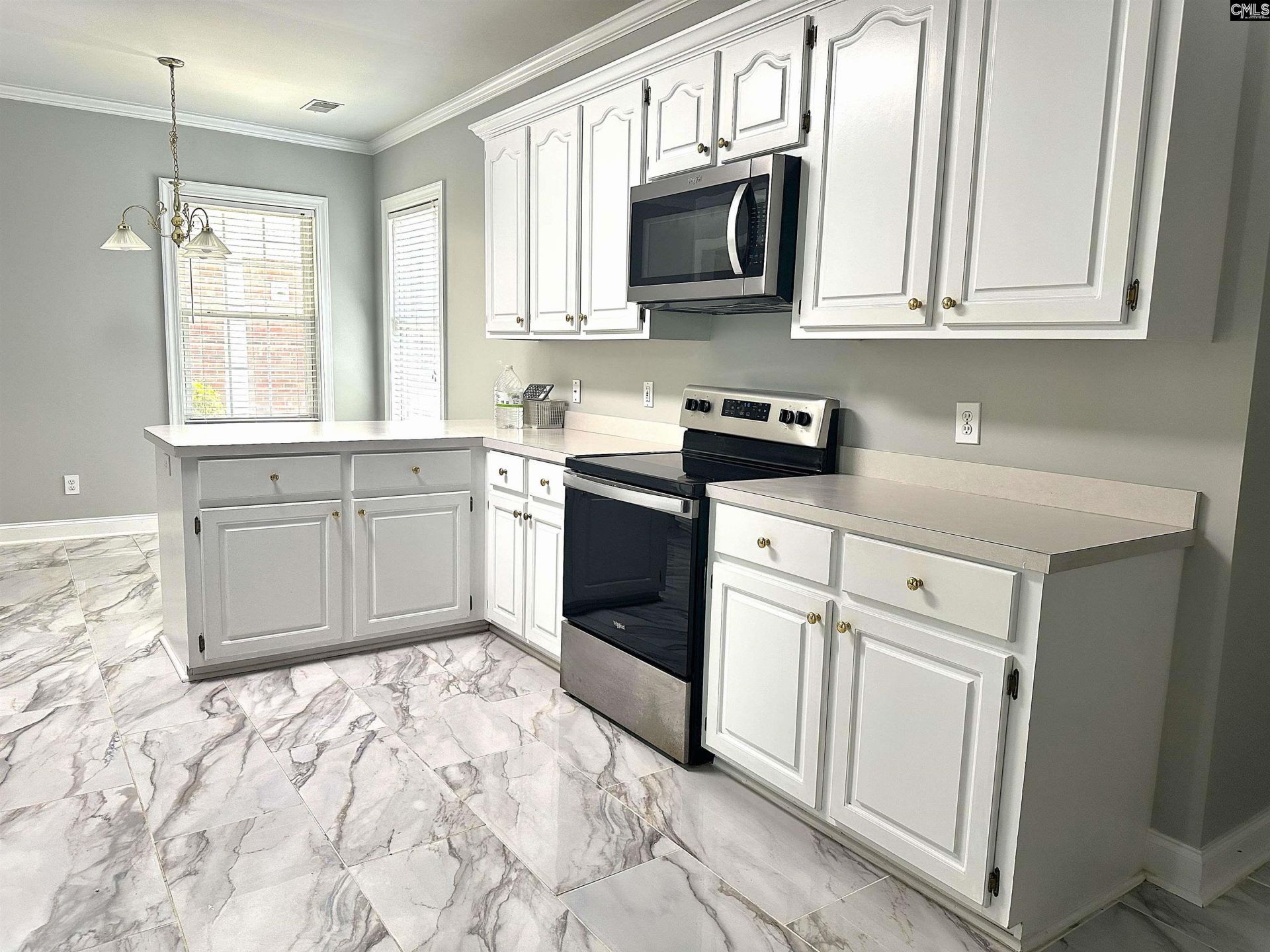 120 Amberly Court  Photo 6