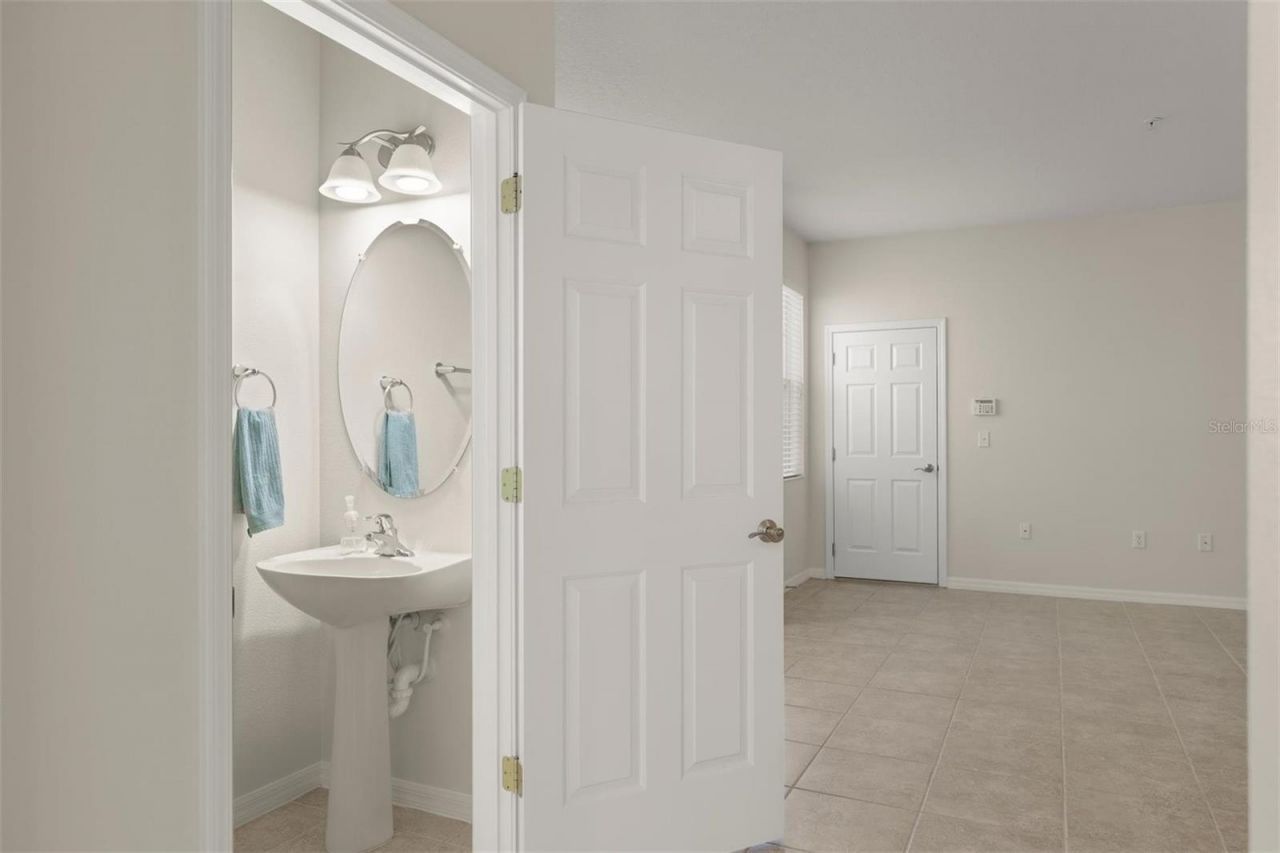 3717 Parkridge Circle, Unit 6-102, Sarasota, FL 34243 Photo