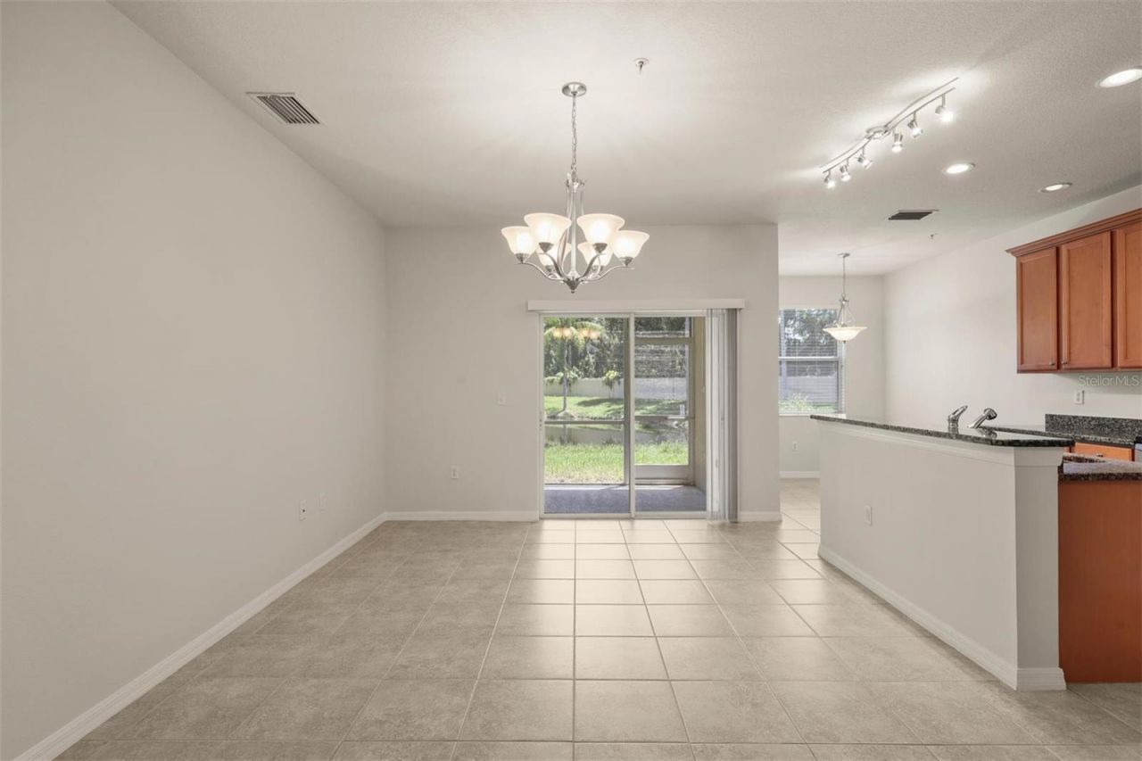 3717 Parkridge Circle, Unit 6-102, Sarasota, FL 34243 Photo
