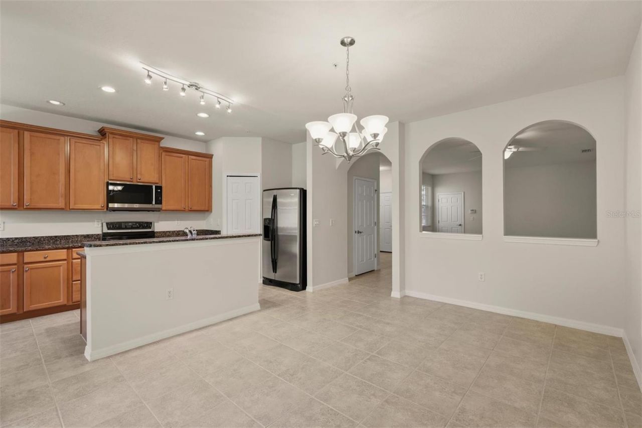 3717 Parkridge Circle, Unit 6-102, Sarasota, FL 34243 Photo