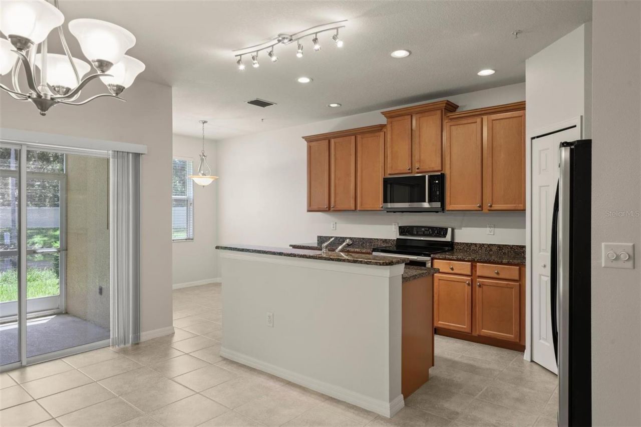 3717 Parkridge Circle, Unit 6-102, Sarasota, FL 34243 Photo