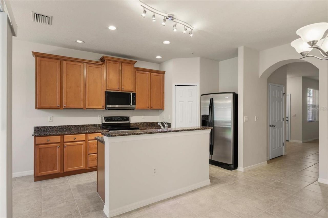 3717 Parkridge Circle, Unit 6-102, Sarasota, FL 34243 Photo
