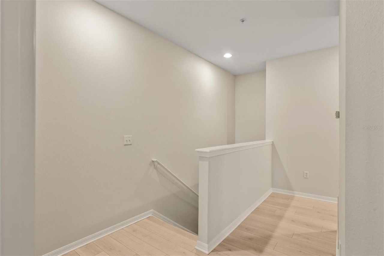3717 Parkridge Circle, Unit 6-102, Sarasota, FL 34243 Photo