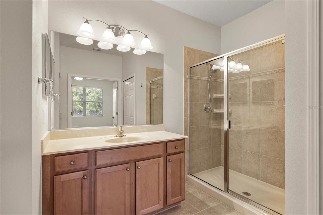 3717 Parkridge Circle, Unit 6-102, Sarasota, FL 34243 Photo