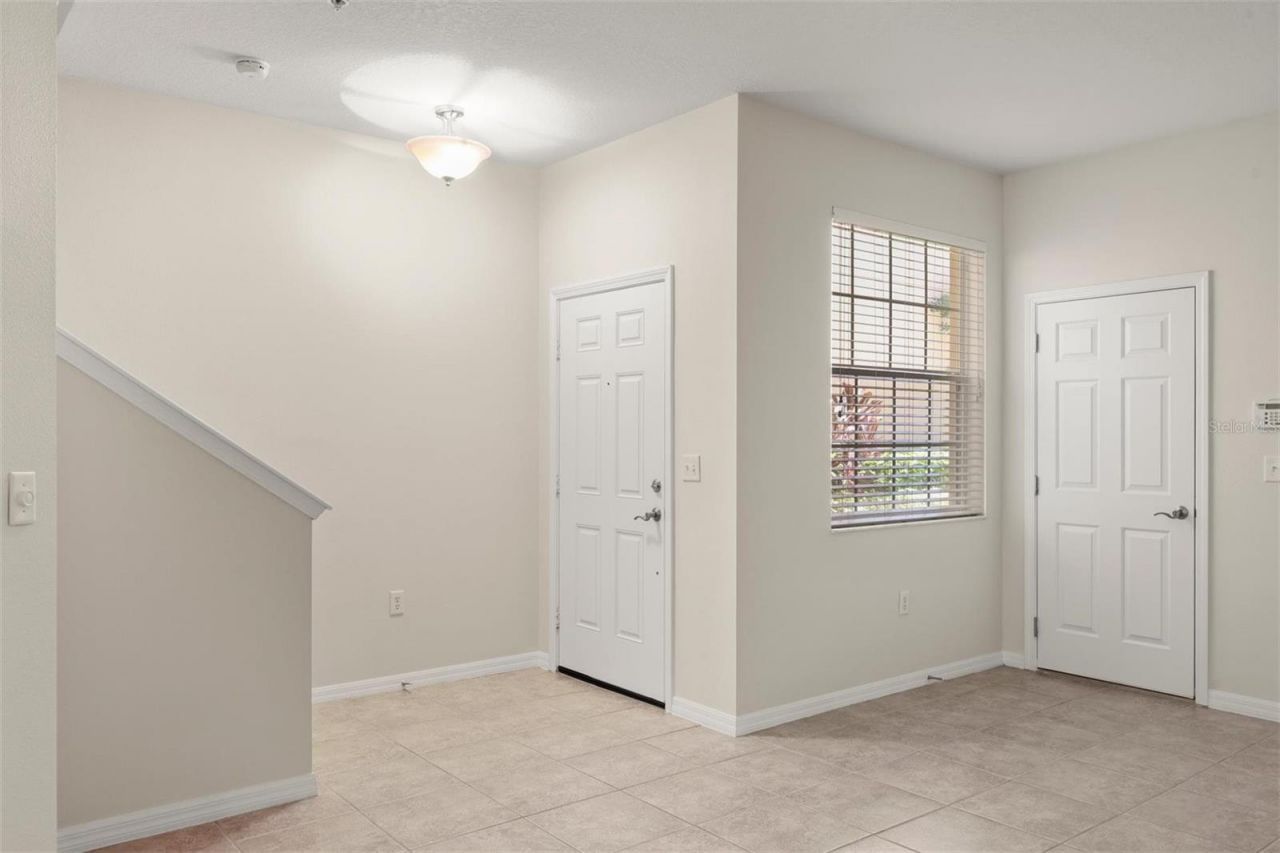 3717 Parkridge Circle, Unit 6-102, Sarasota, FL 34243 Photo