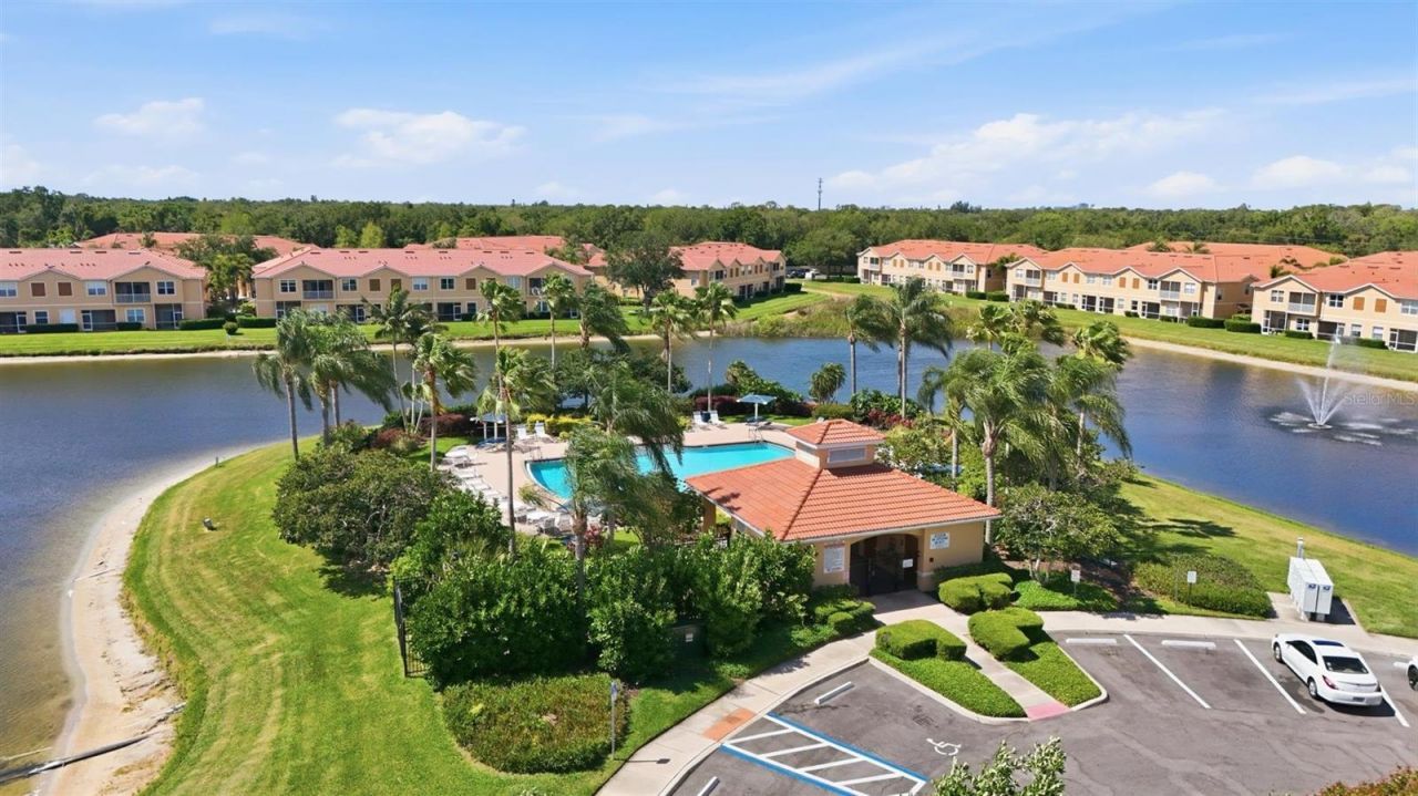 3717 Parkridge Circle, Unit 6-102, Sarasota, FL 34243 Photo