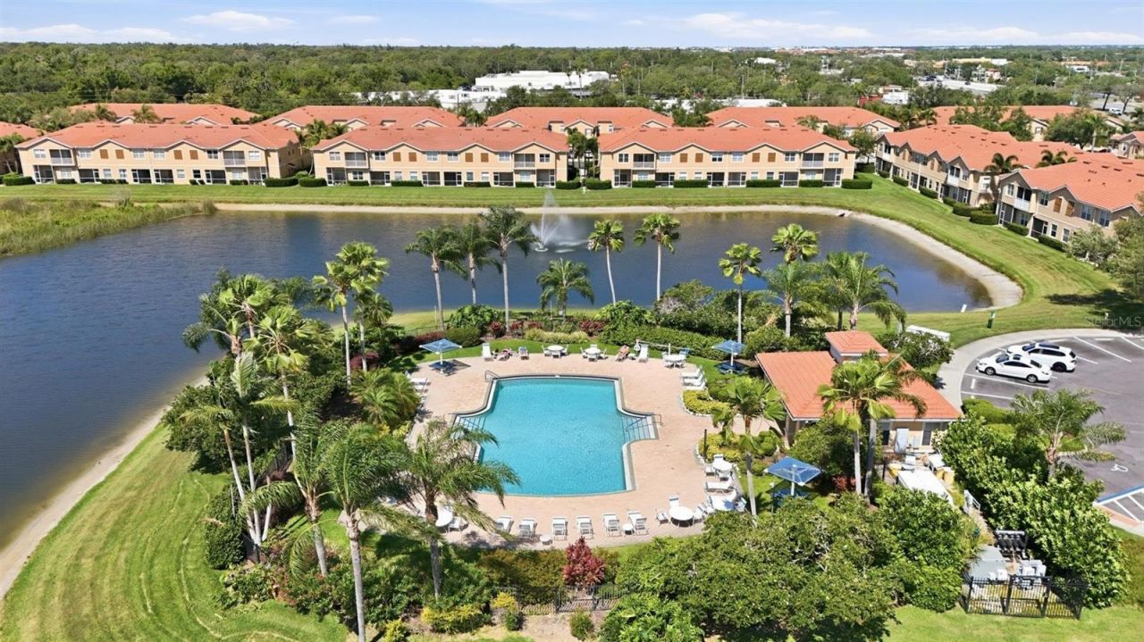 3717 Parkridge Circle, Unit 6-102, Sarasota, FL 34243 Photo