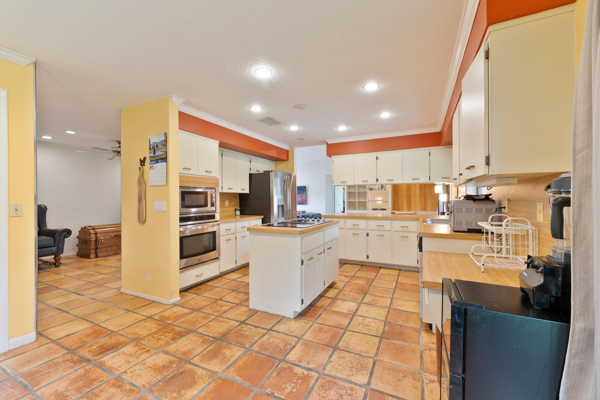 8501 NW 80 Street, Tamarac, FL 33321 Photo