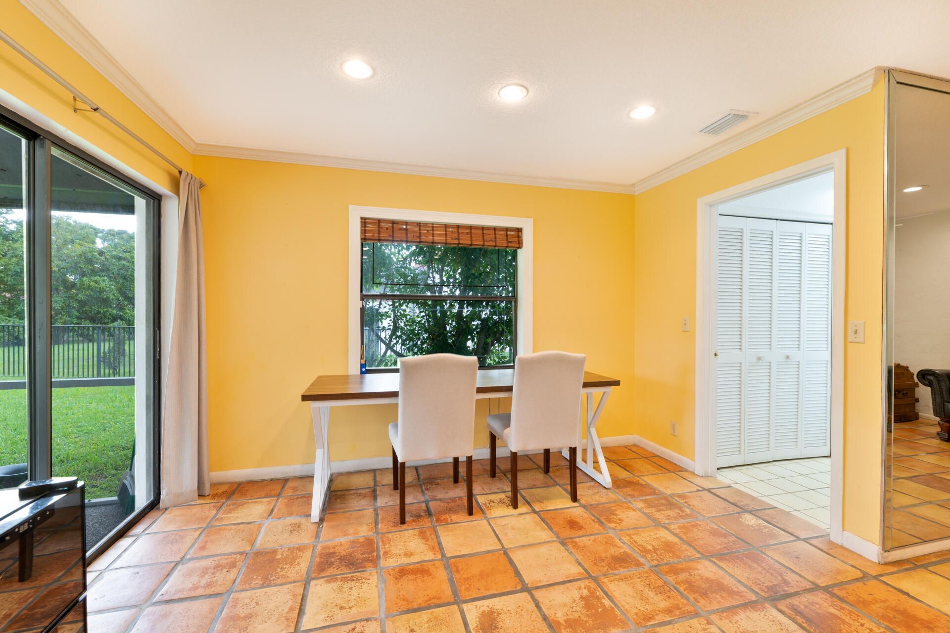8501 NW 80 Street, Tamarac, FL 33321 Photo