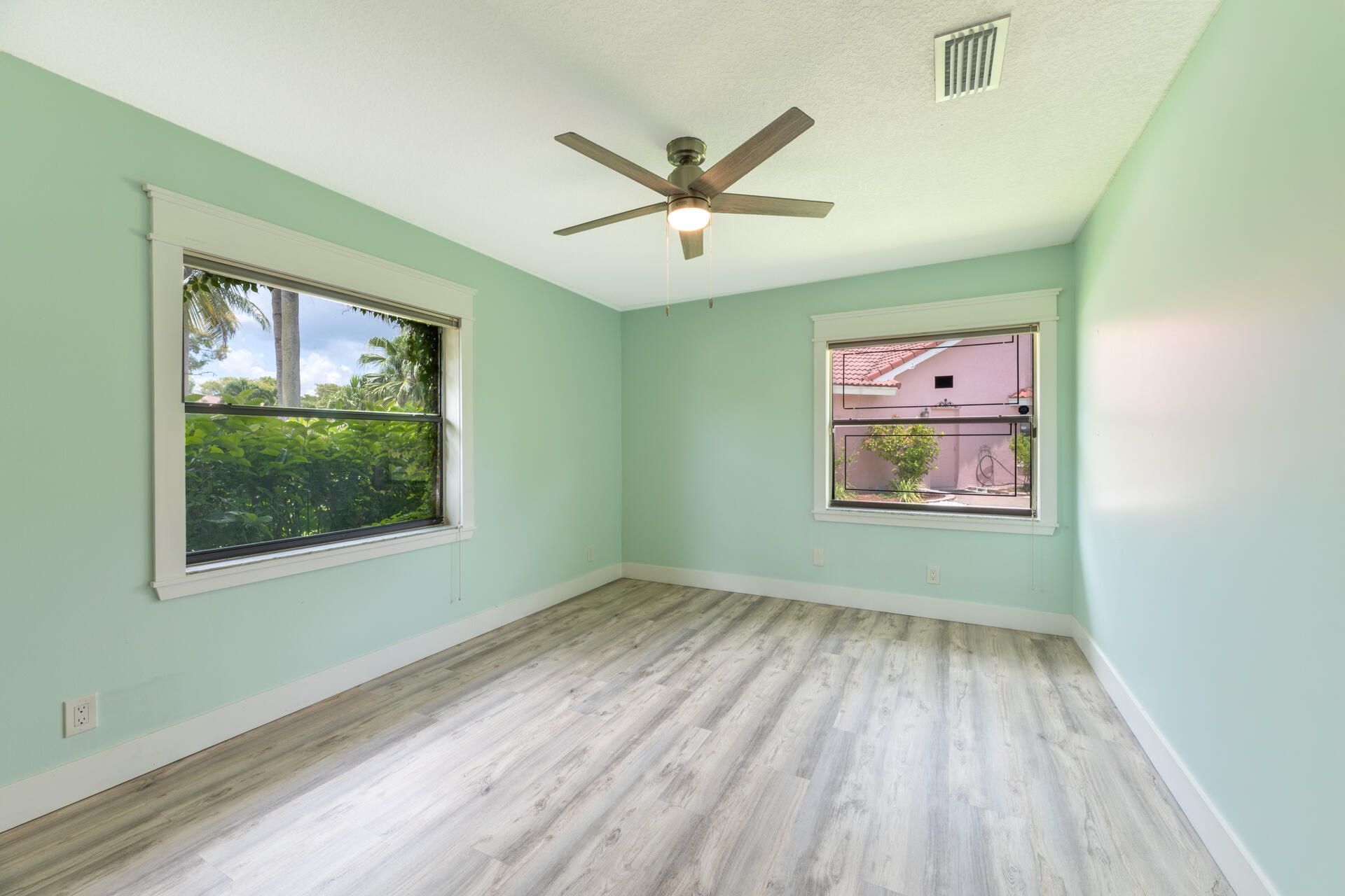 8501 NW 80 Street, Tamarac, FL 33321 Photo