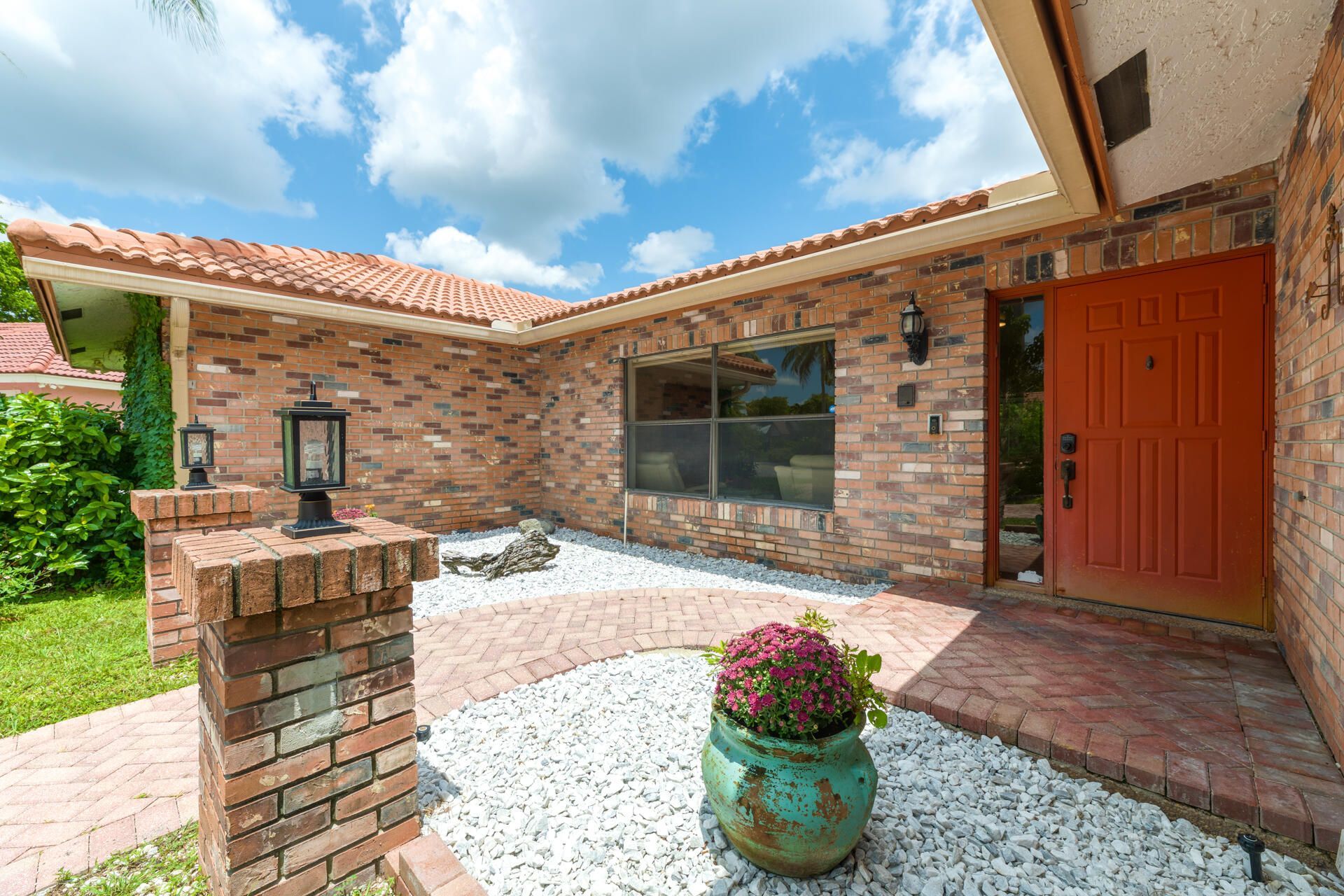 8501 NW 80 Street, Tamarac, FL 33321 Photo