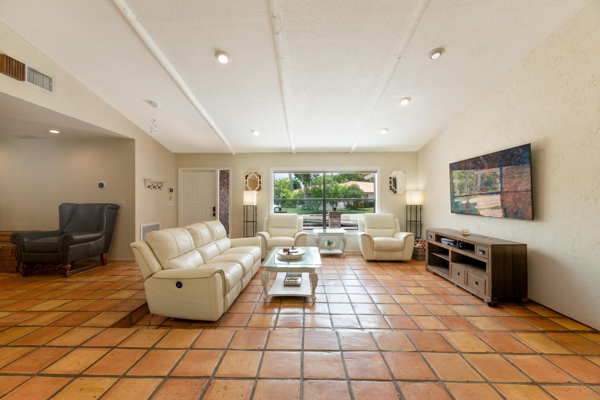 8501 NW 80 Street, Tamarac, FL 33321 Photo