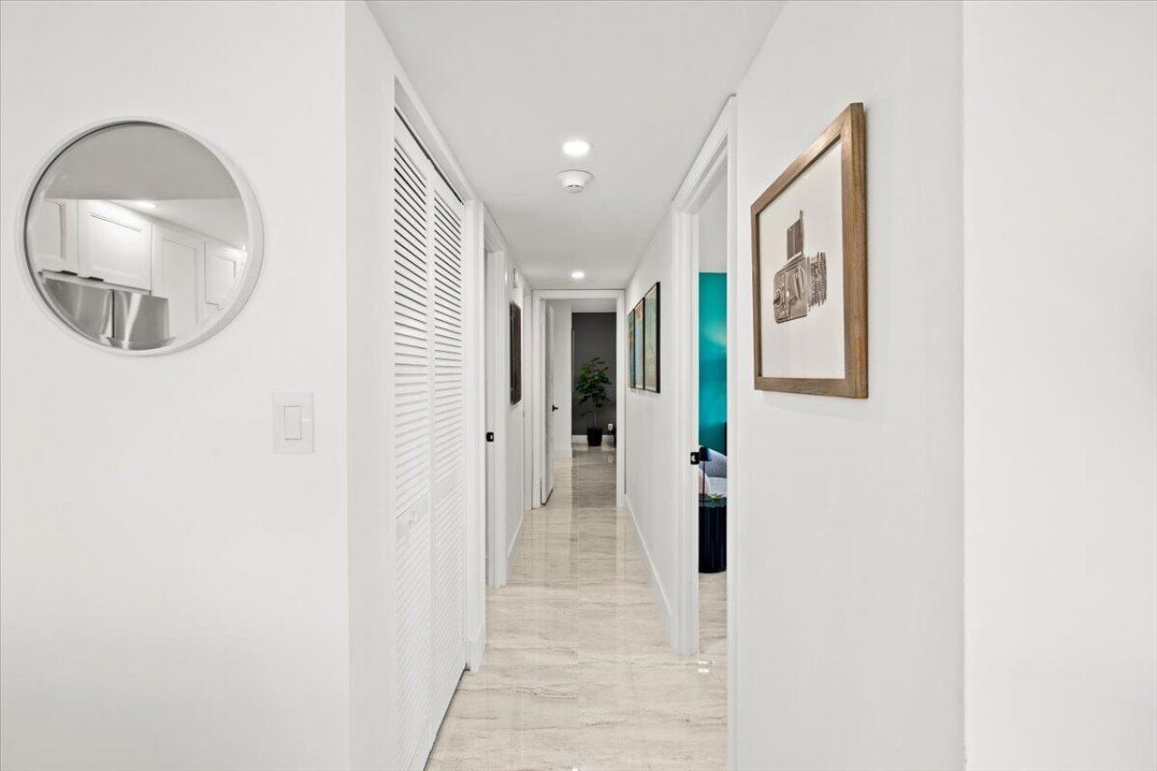 3015 N Ocean Boulevard, Unit 18L, Fort Lauderdale, FL 33308 Photo
