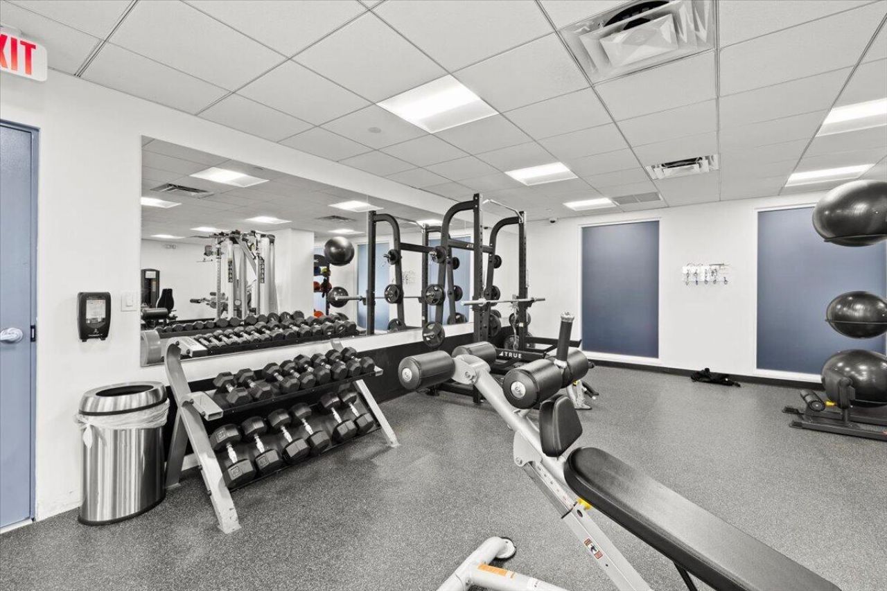 3015 N Ocean Boulevard, Unit 18L, Fort Lauderdale, FL 33308 Photo